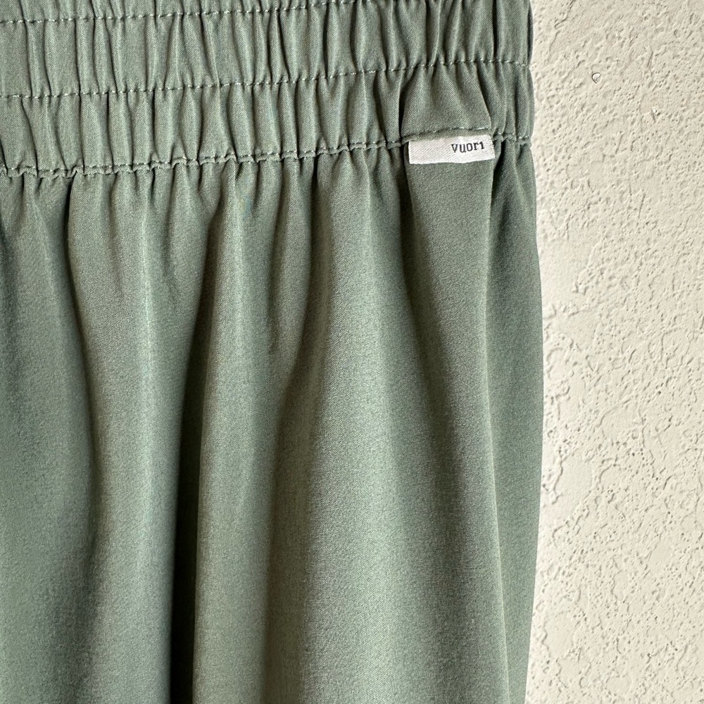 Vuori Villa Wideleg Lightweight Pants VW4047 Pistachio size Small - Picture 6 of 7